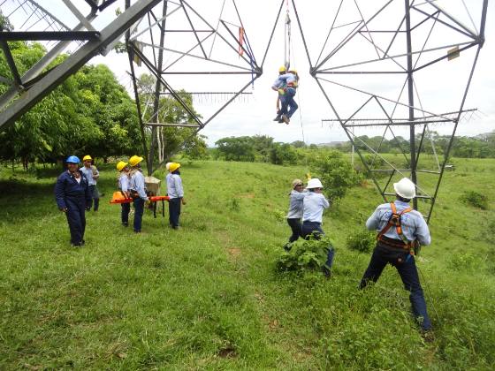 Cinco S.A.S. — Construcción de redes en campo
