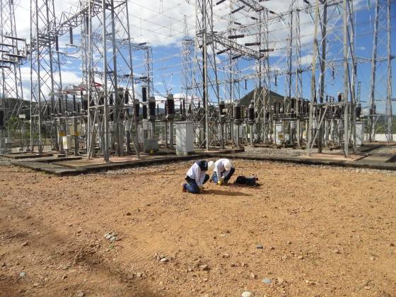 Cinco S.A.S. — Medición y energía solar en campo